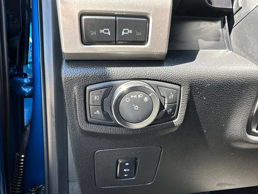 Used 2017 Ford F150 Lariat w/ Equipment Group 502A Luxury AWD/4WD image 13