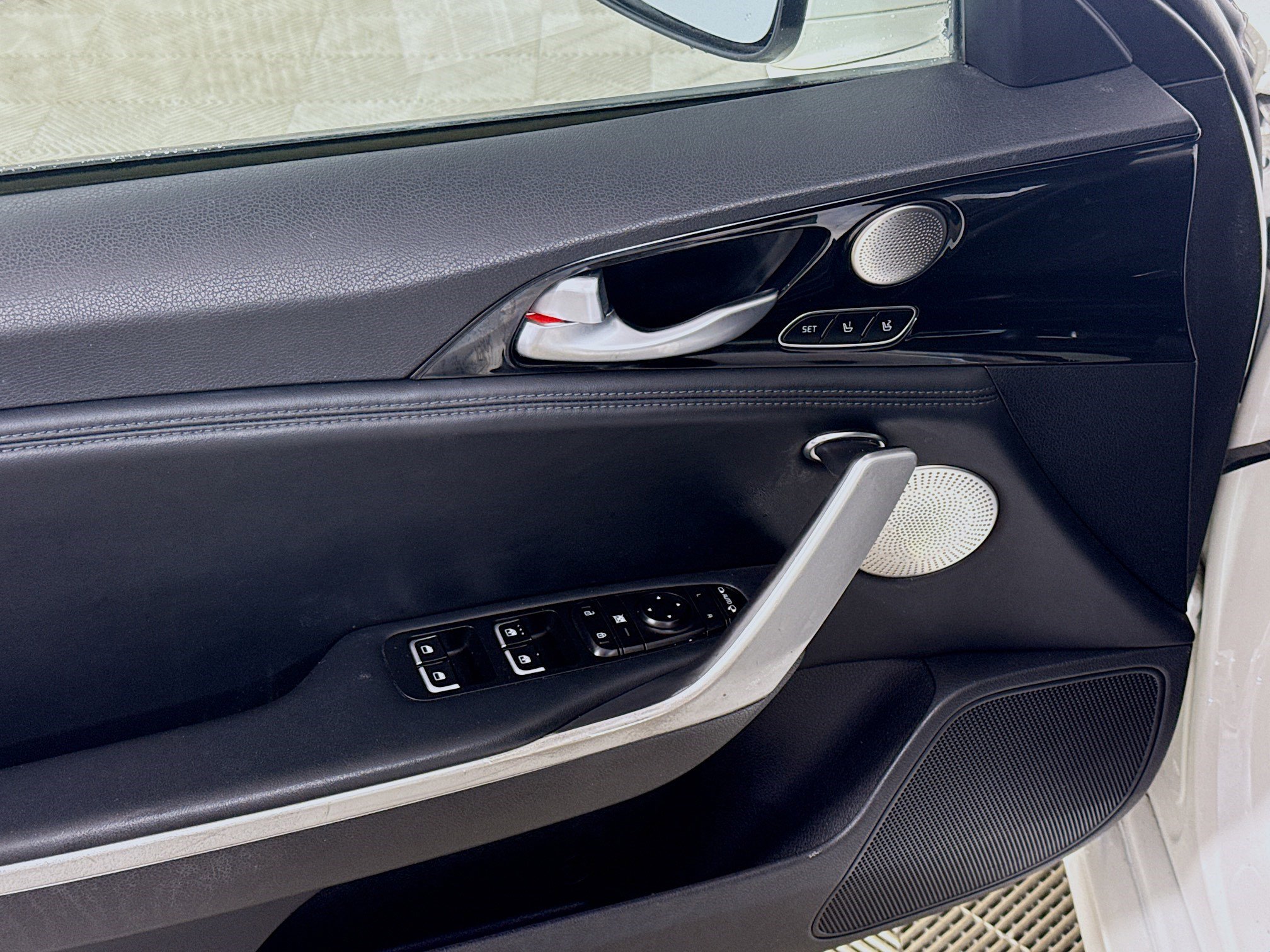 Used 2018 Kia Stinger Premium image 22