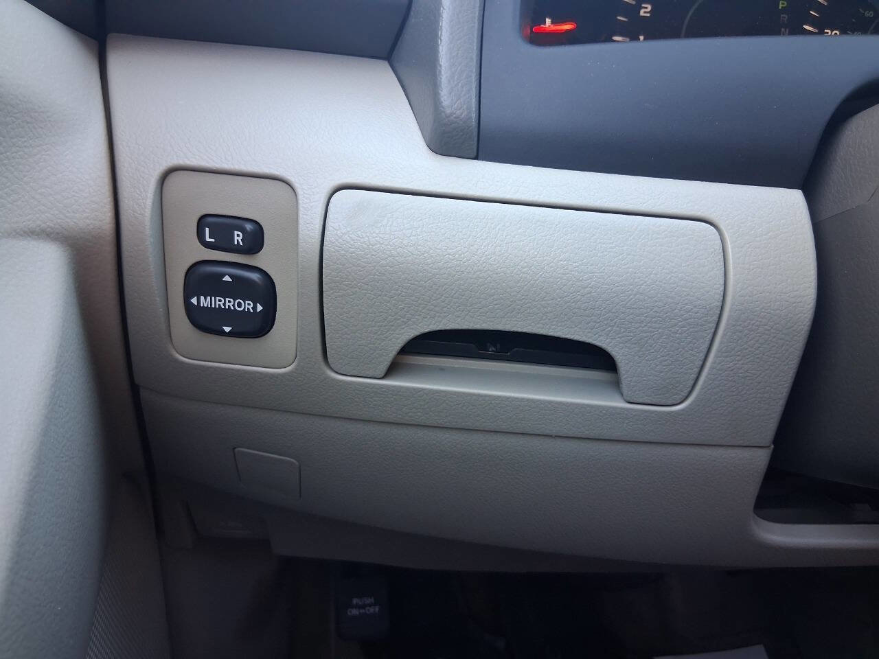 Used 2009 Toyota Camry LE FWD image 25