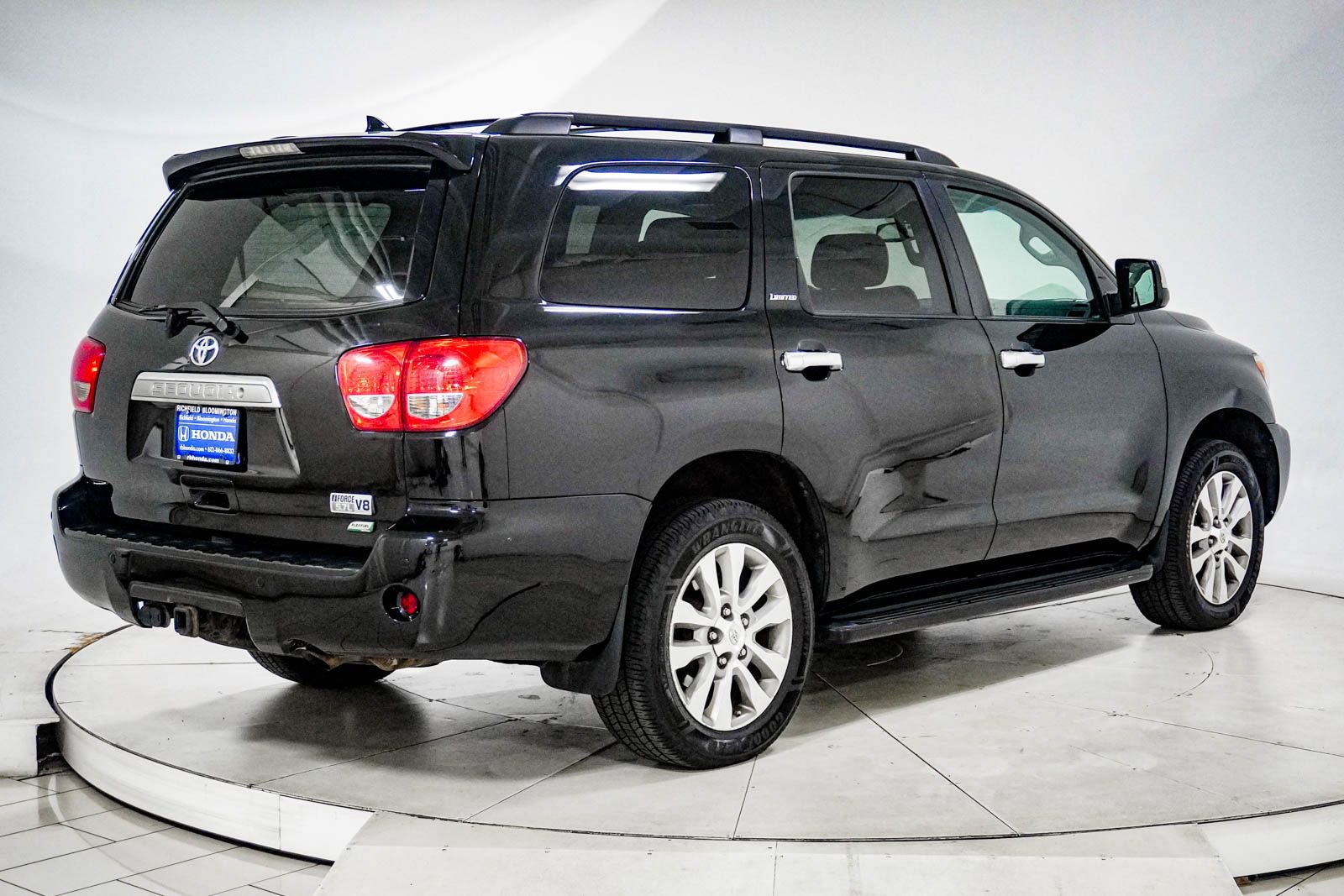 Used 2014 Toyota Sequoia Limited AWD/4WD image 12
