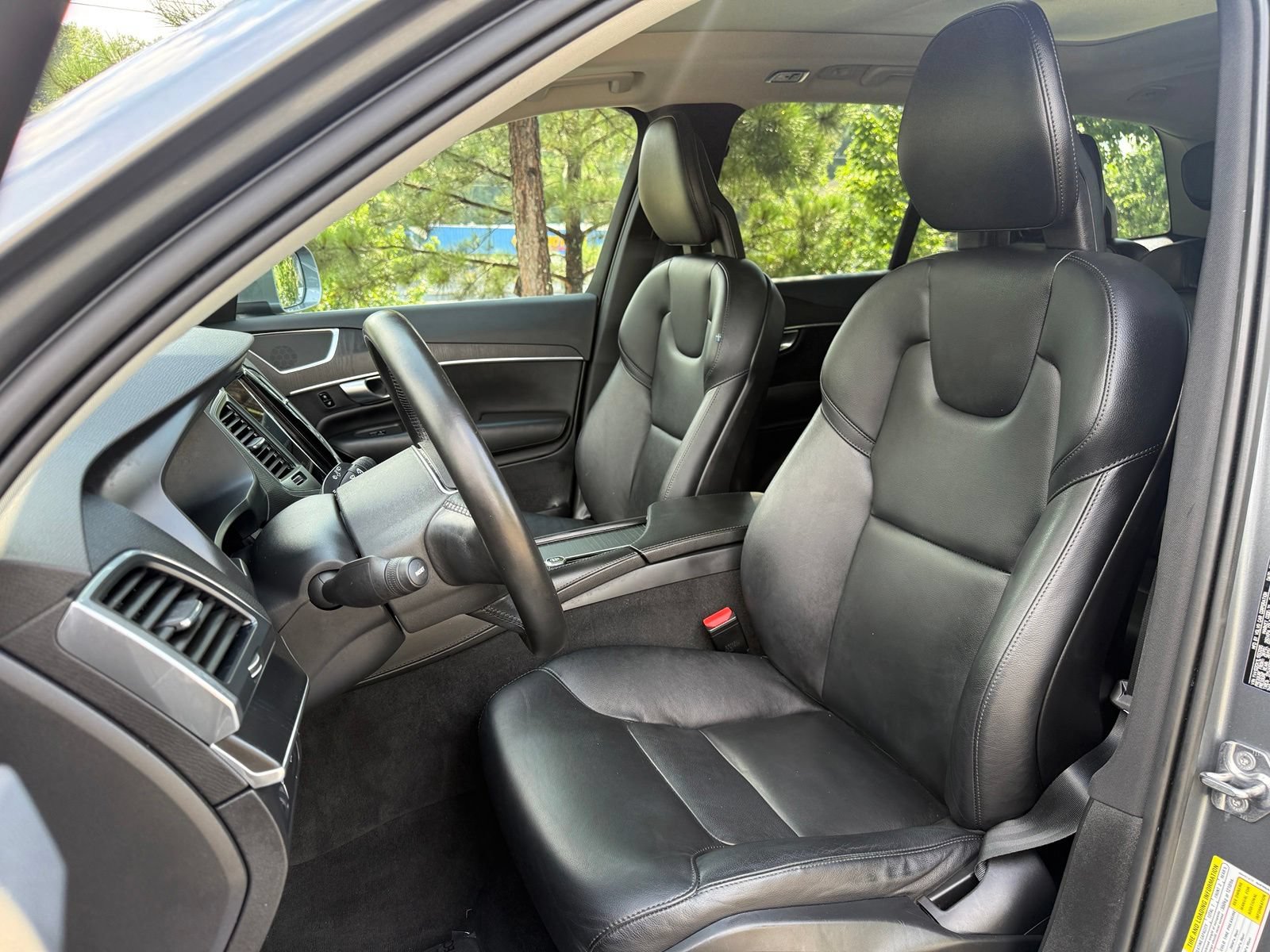 Used 2020 Volvo XC90 T5 Momentum w/ Protection Package FWD image 37