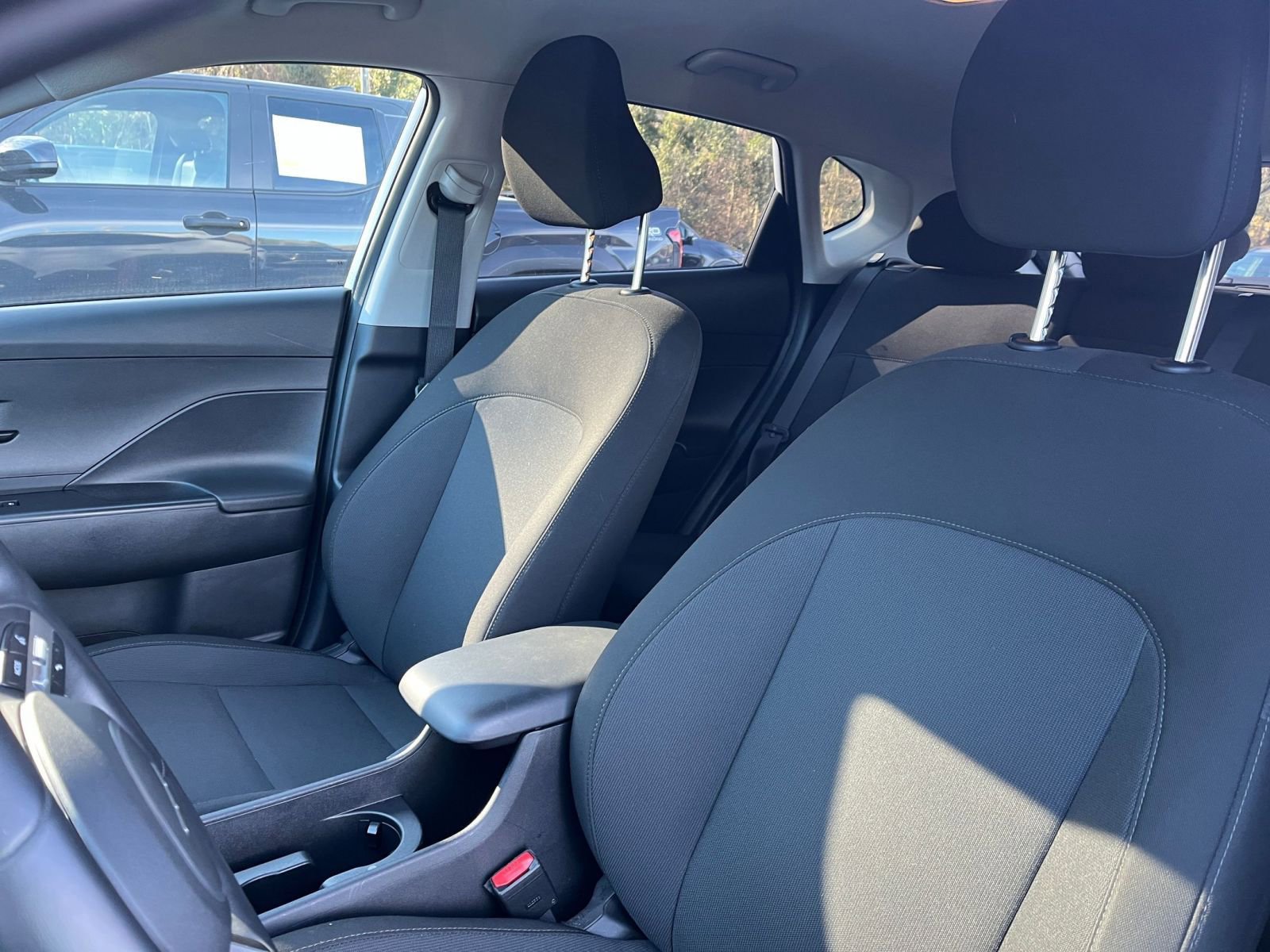 Used 2025 Hyundai Kona SEL image 36