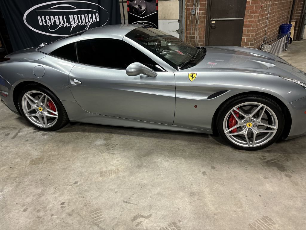 Used 2015 Ferrari California T image 13