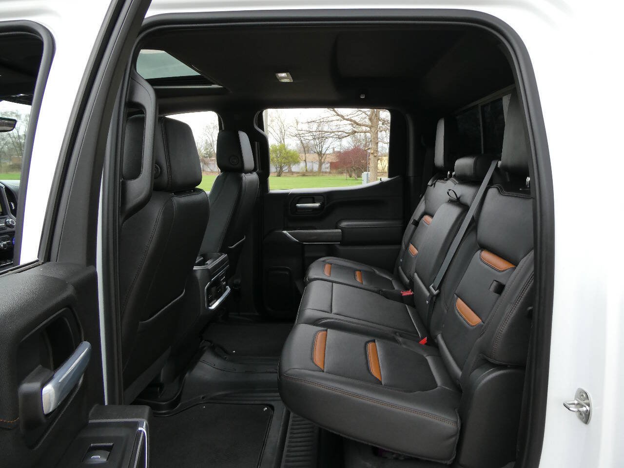 Used 2021 GMC Sierra 1500 AT4 w/ Technology Package AWD/4WD image 34