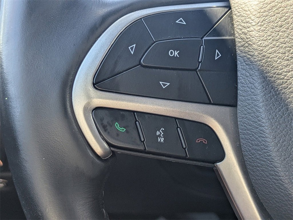 Used 2022 Jeep Grand Cherokee Laredo X image 29