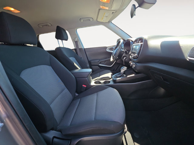 Used 2024 Kia Soul LX w/ LX Technology Package FWD image 15