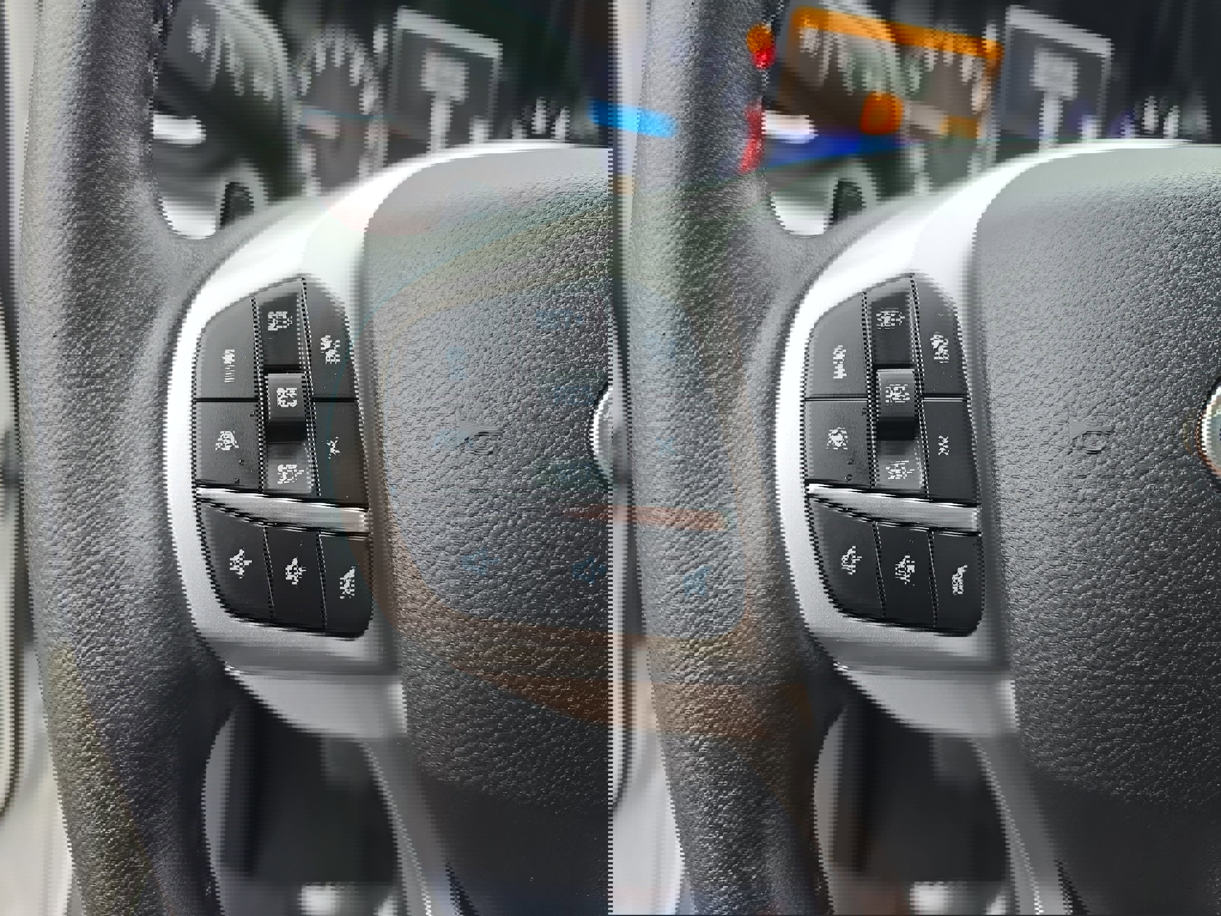 Used 2021 Ford Explorer XLT w/ Equipment Group 202A image 19