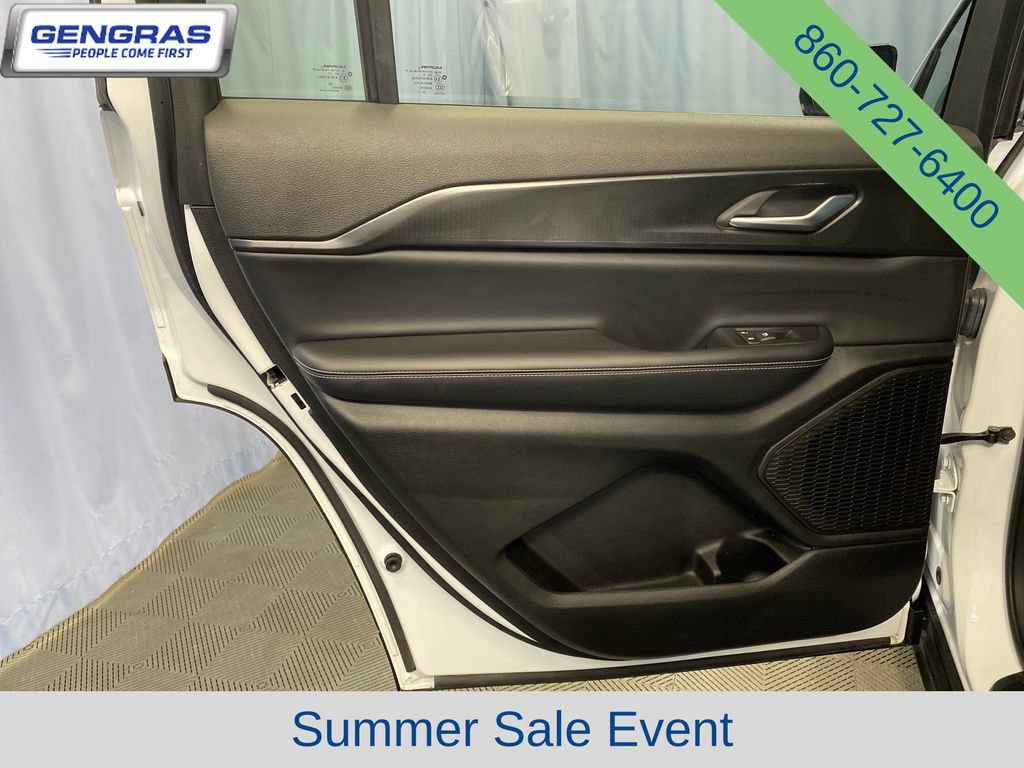 Used 2023 Jeep Grand Cherokee L Laredo AWD/4WD image 27