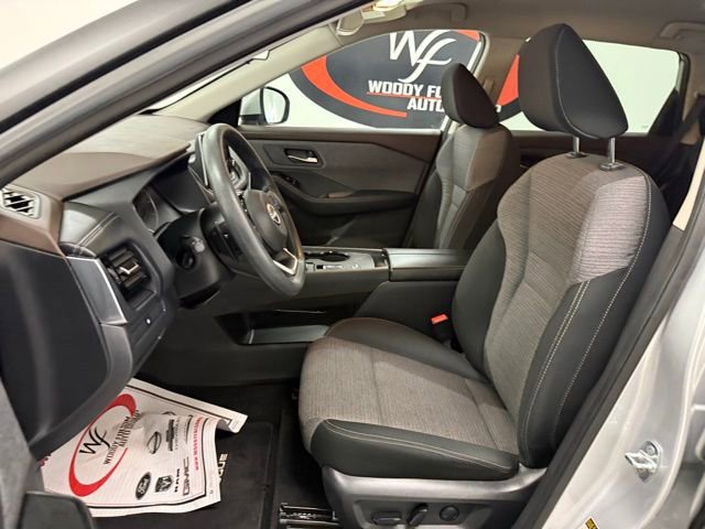 Used 2022 Nissan Rogue SV image 9