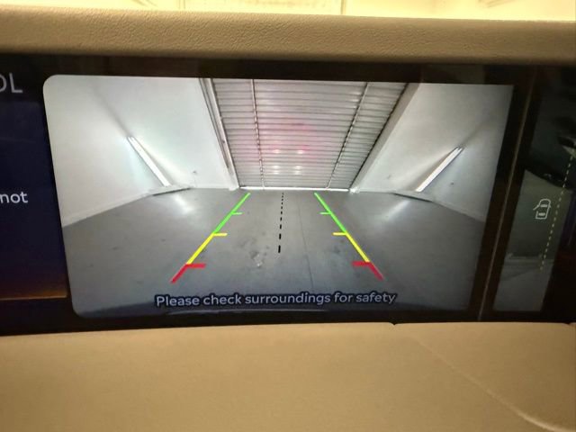 Used 2025 Lincoln Nautilus Premier image 21