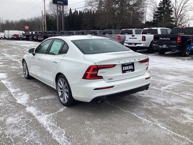 Used 2020 Volvo S60 T6 Momentum image 5