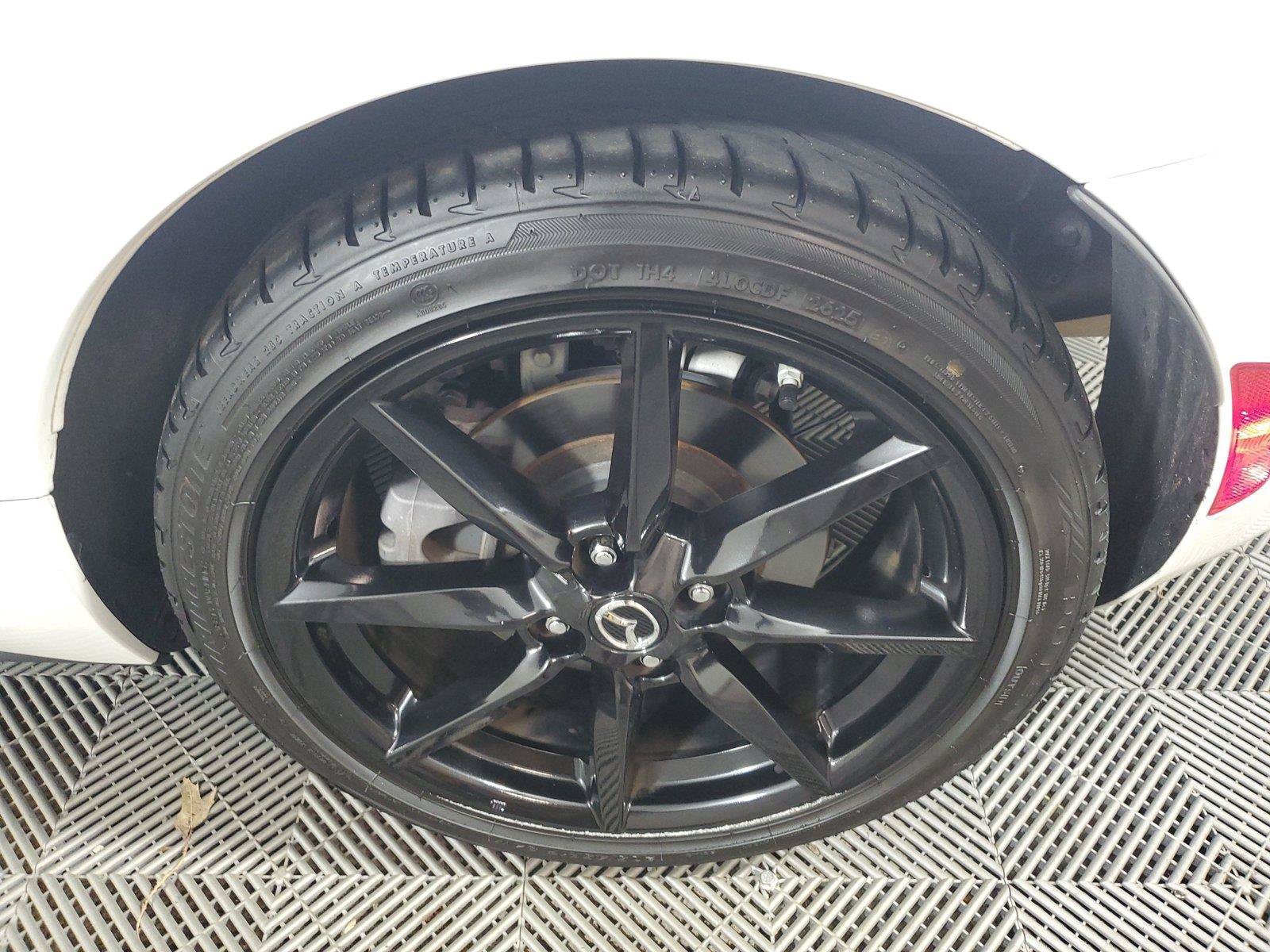 Used 2019 MAZDA MX-5 Miata Club RWD image 10