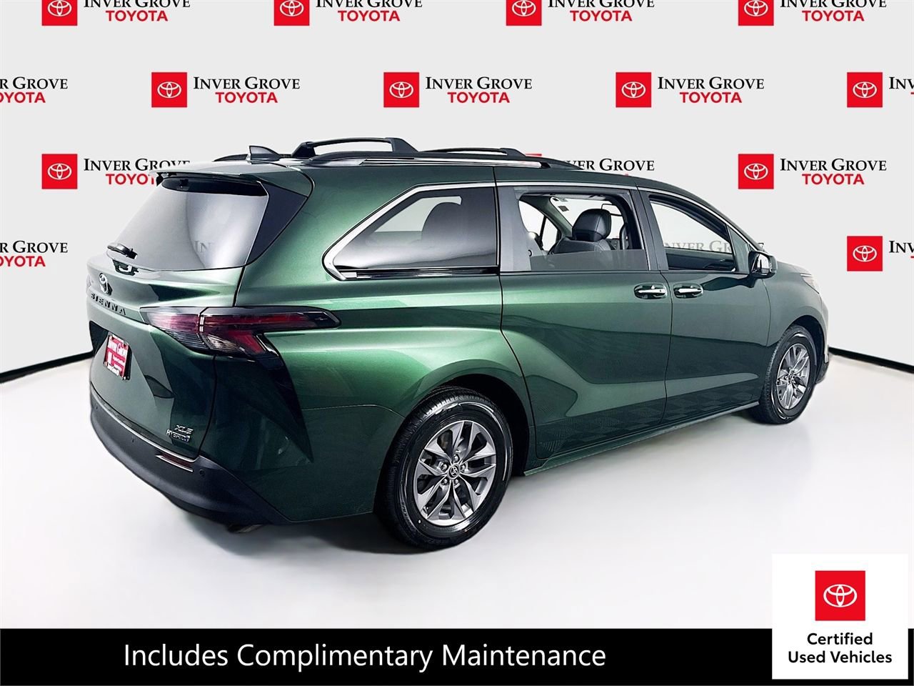 Certified 2024 Toyota Sienna XLE image 5