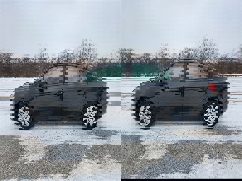 Used 2013 Chevrolet Cruze LS image 3