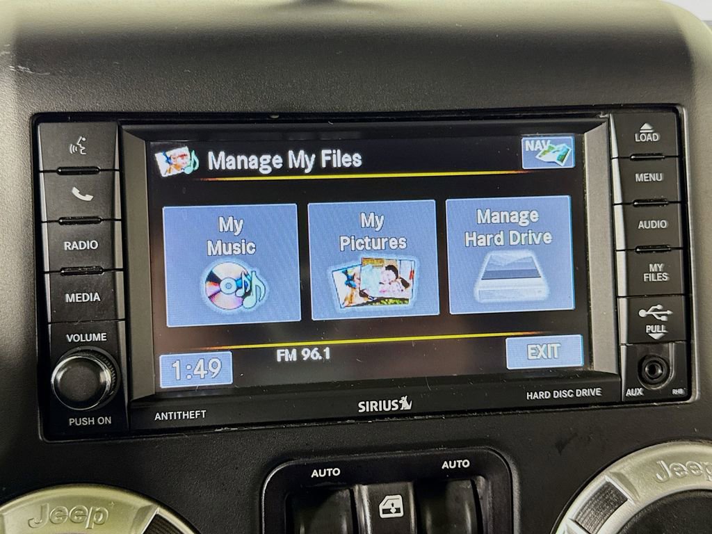 Used 2016 Jeep Wrangler Unlimited Rubicon w/ Connectivity Group AWD/4WD image 31