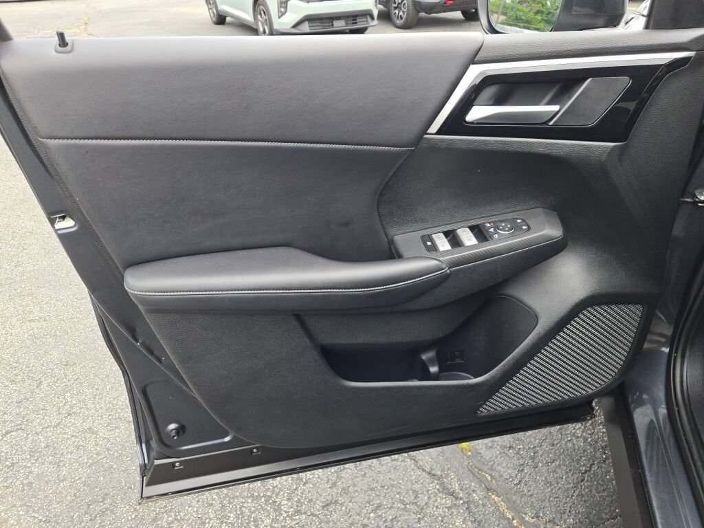 Used 2024 Mitsubishi Outlander SE AWD/4WD image 28
