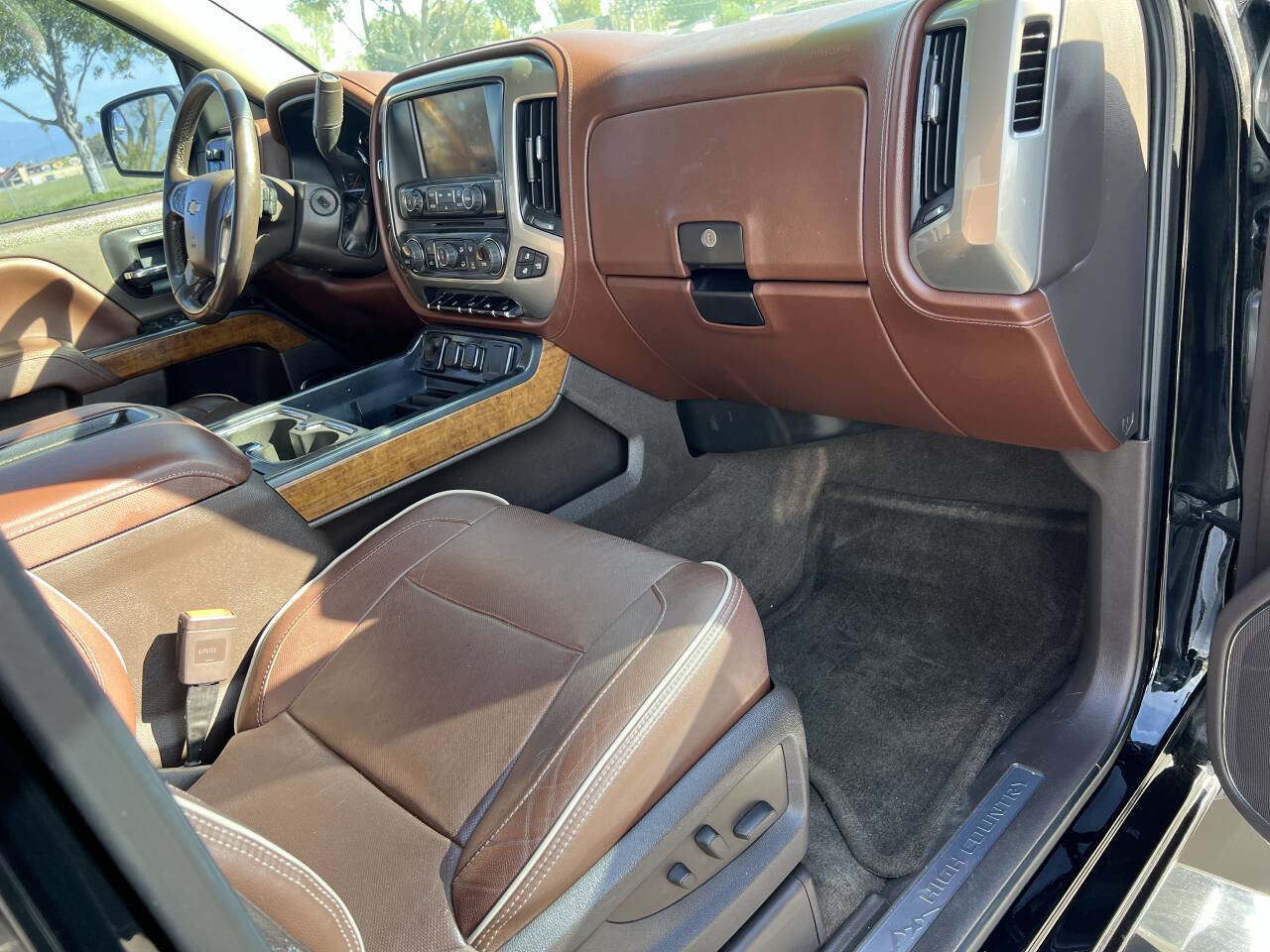 Used 2014 Chevrolet Silverado 1500 High Country w/ High Country Premium Package image 21