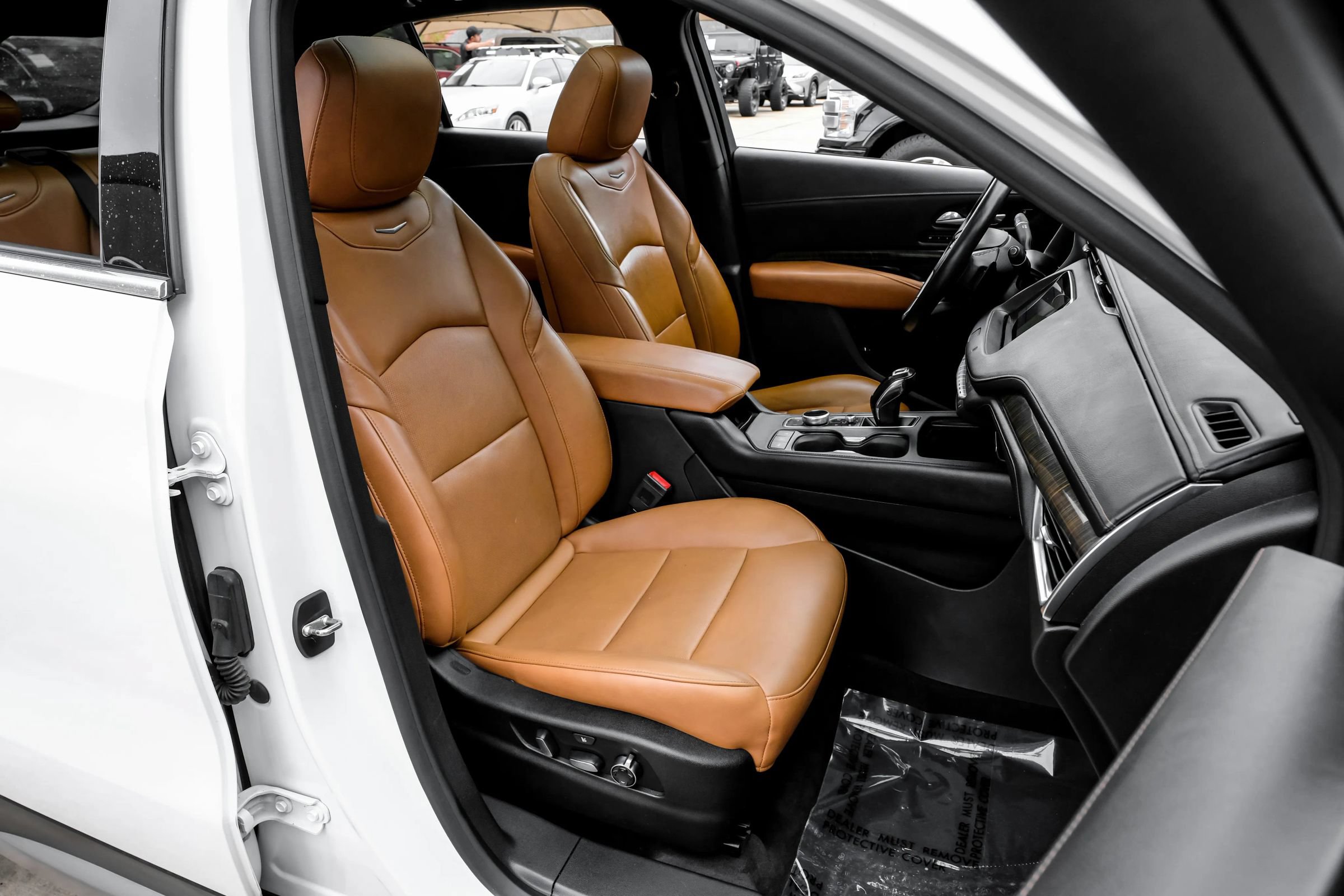 Used 2019 Cadillac XT4 Premium Luxury w/ Technology Package AWD/4WD image 37