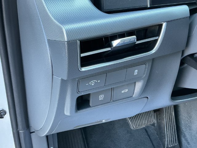 Used 2025 Hyundai Sonata SEL FWD image 26