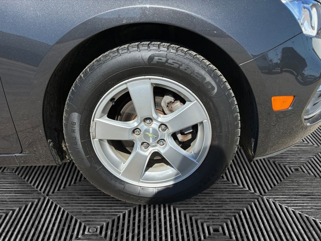 Used 2016 Chevrolet Cruze LT image 17