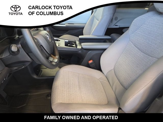 Used 2026 Toyota Sienna LE FWD image 12