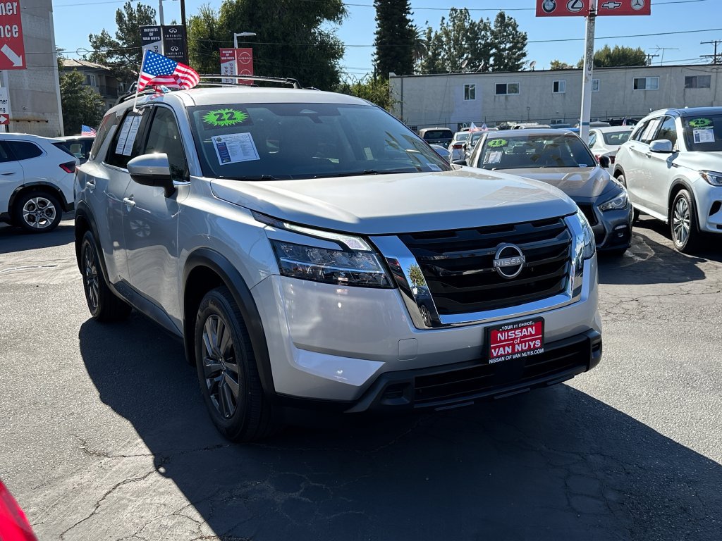 Used 2022 Nissan Pathfinder SV FWD image 10