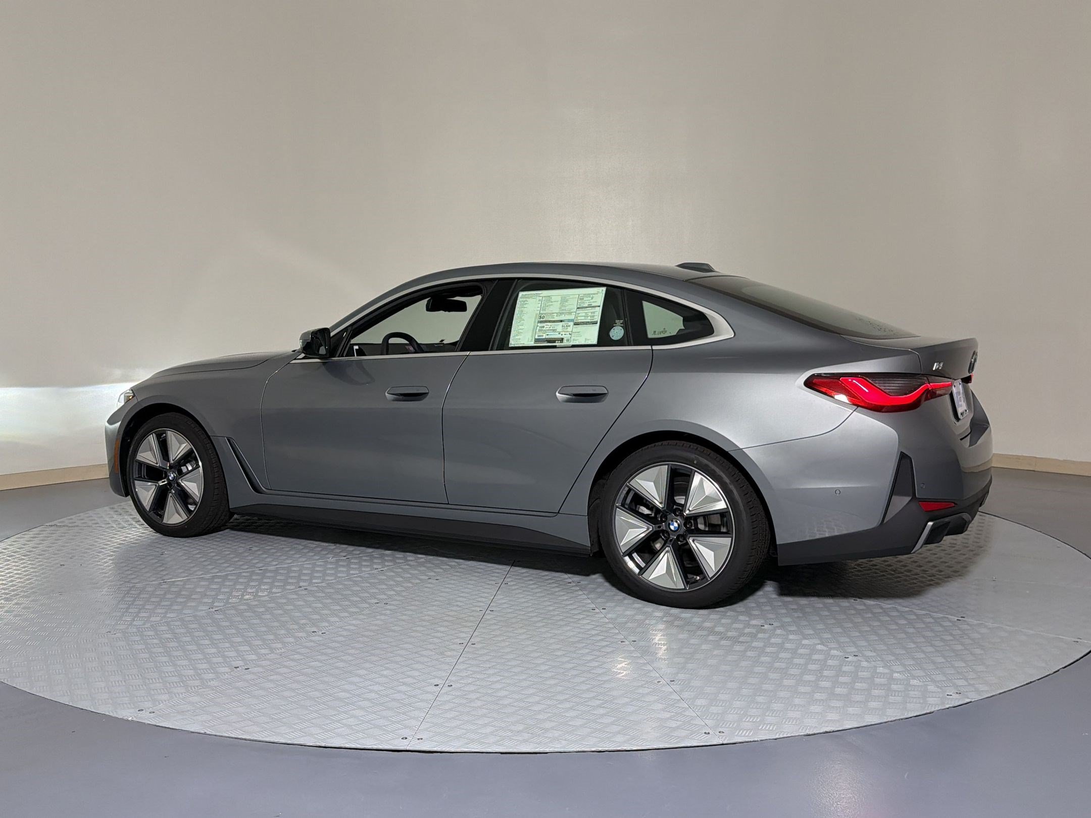 New 2026 BMW i4 eDrive40 RWD image 3