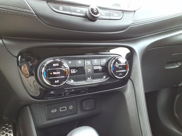 Used 2023 Buick Encore GX Select w/ Sport Touring Package FWD image 19
