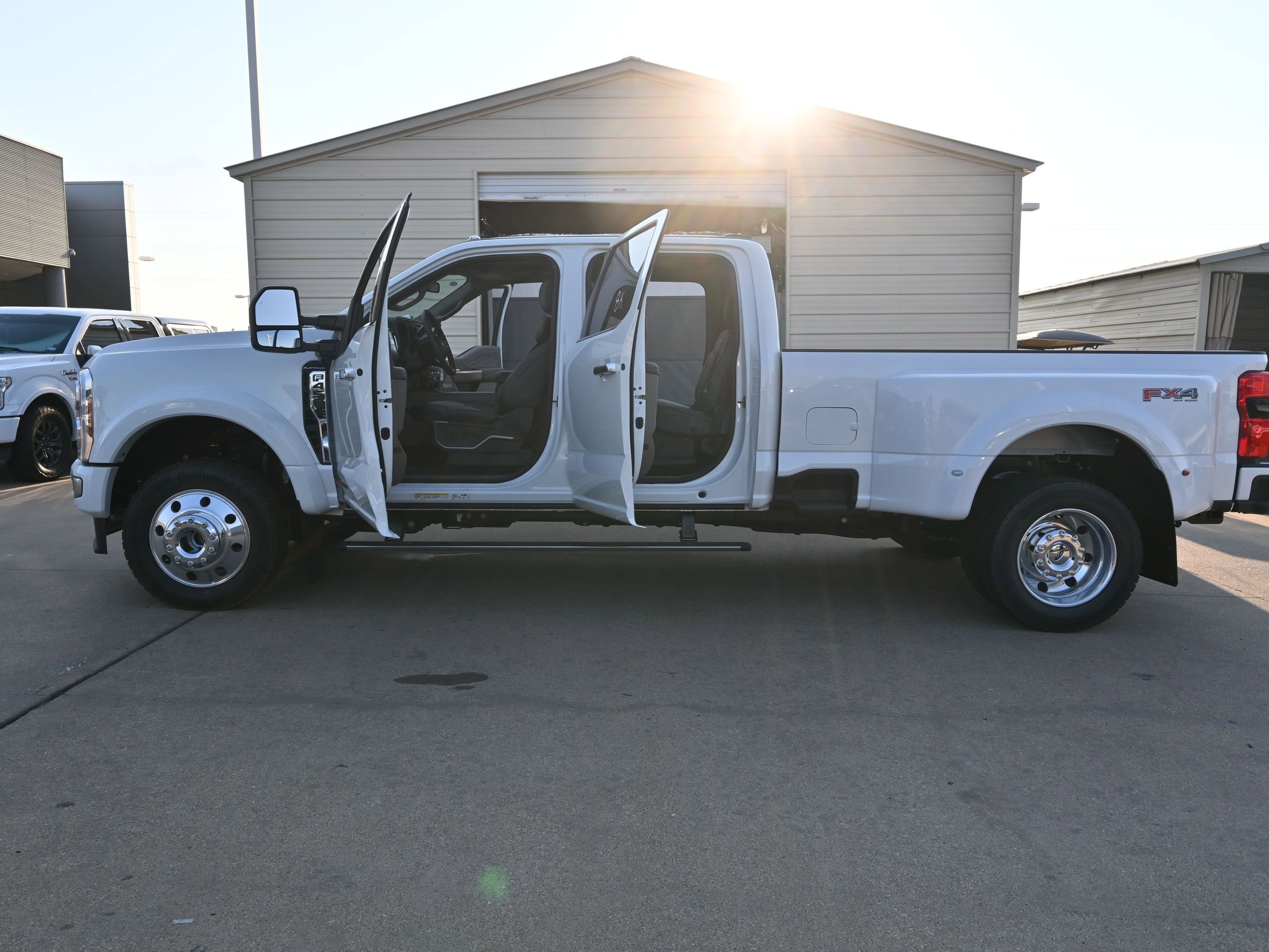 New 2026 Ford F450 Platinum w/ Platinum Plus Package image 32
