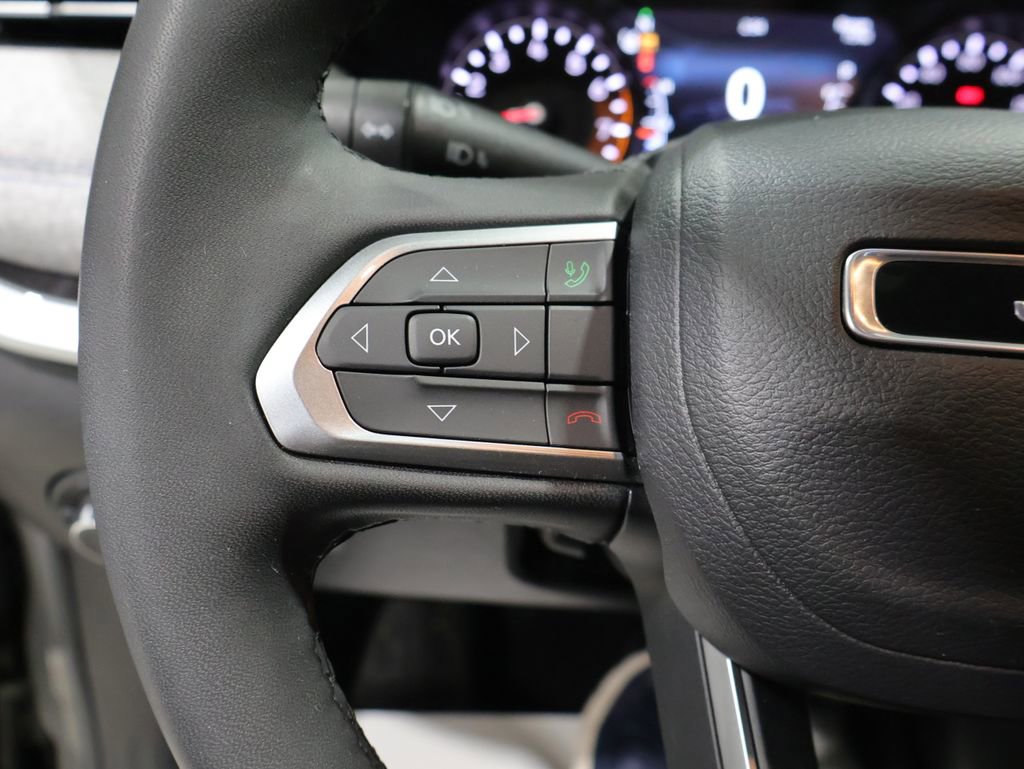 Used 2023 Jeep Compass Latitude w/ Convenience Group AWD/4WD image 37