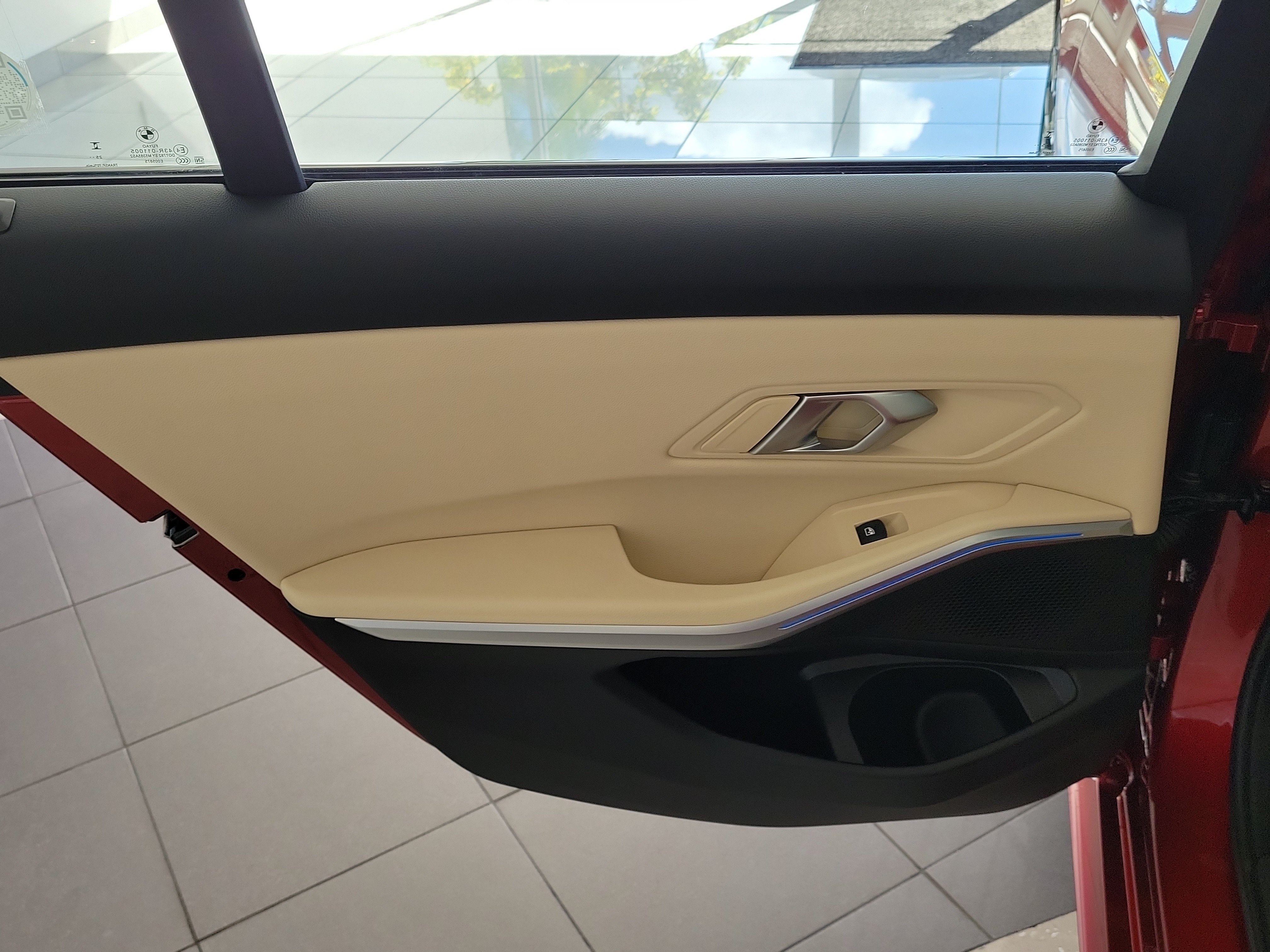 Used 2026 BMW 330i Sedan w/ M Sport Package RWD image 9