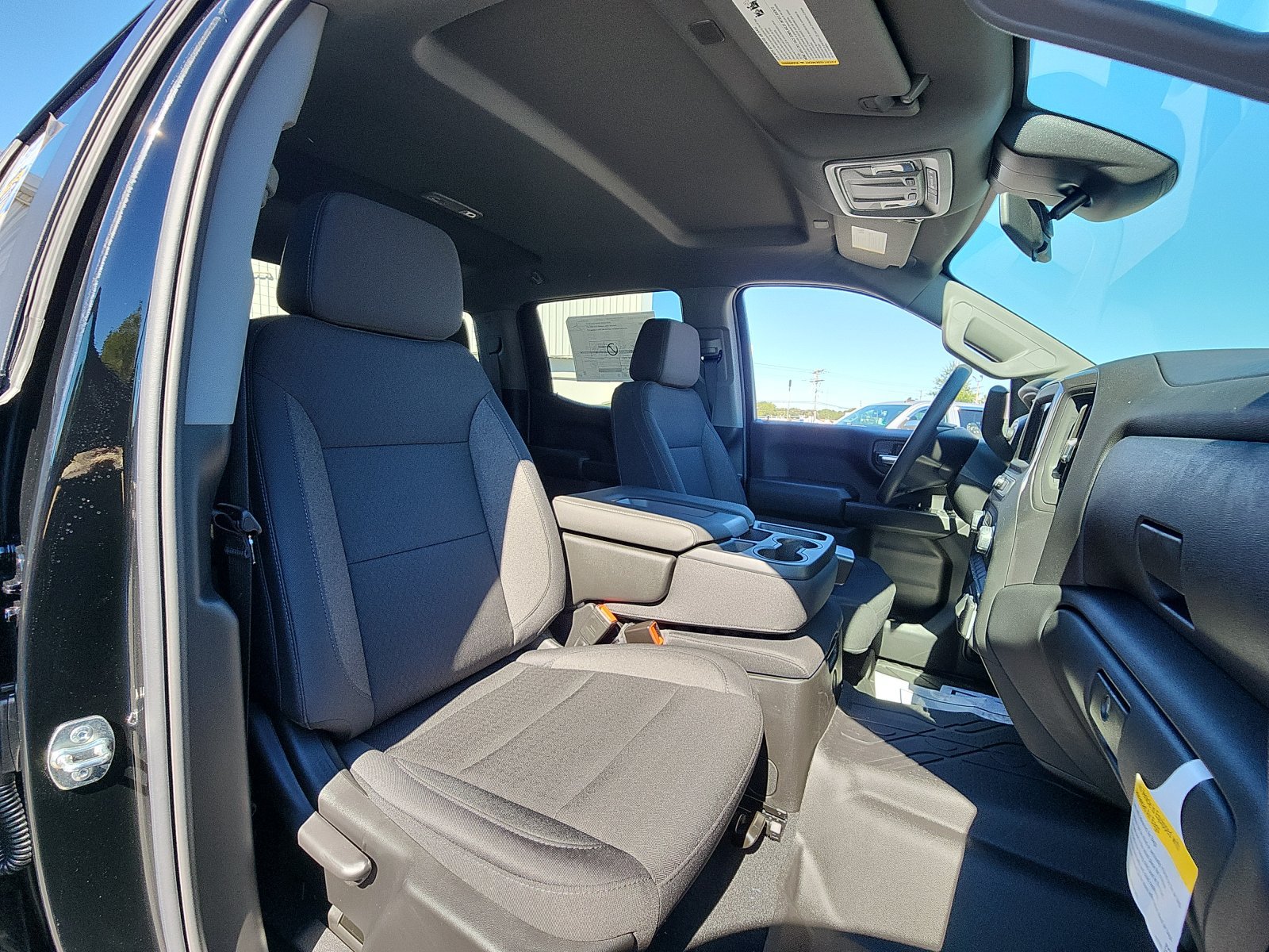 New 2026 Chevrolet Silverado 1500 Custom w/ LPO, Dark Essentials Package AWD/4WD image 23