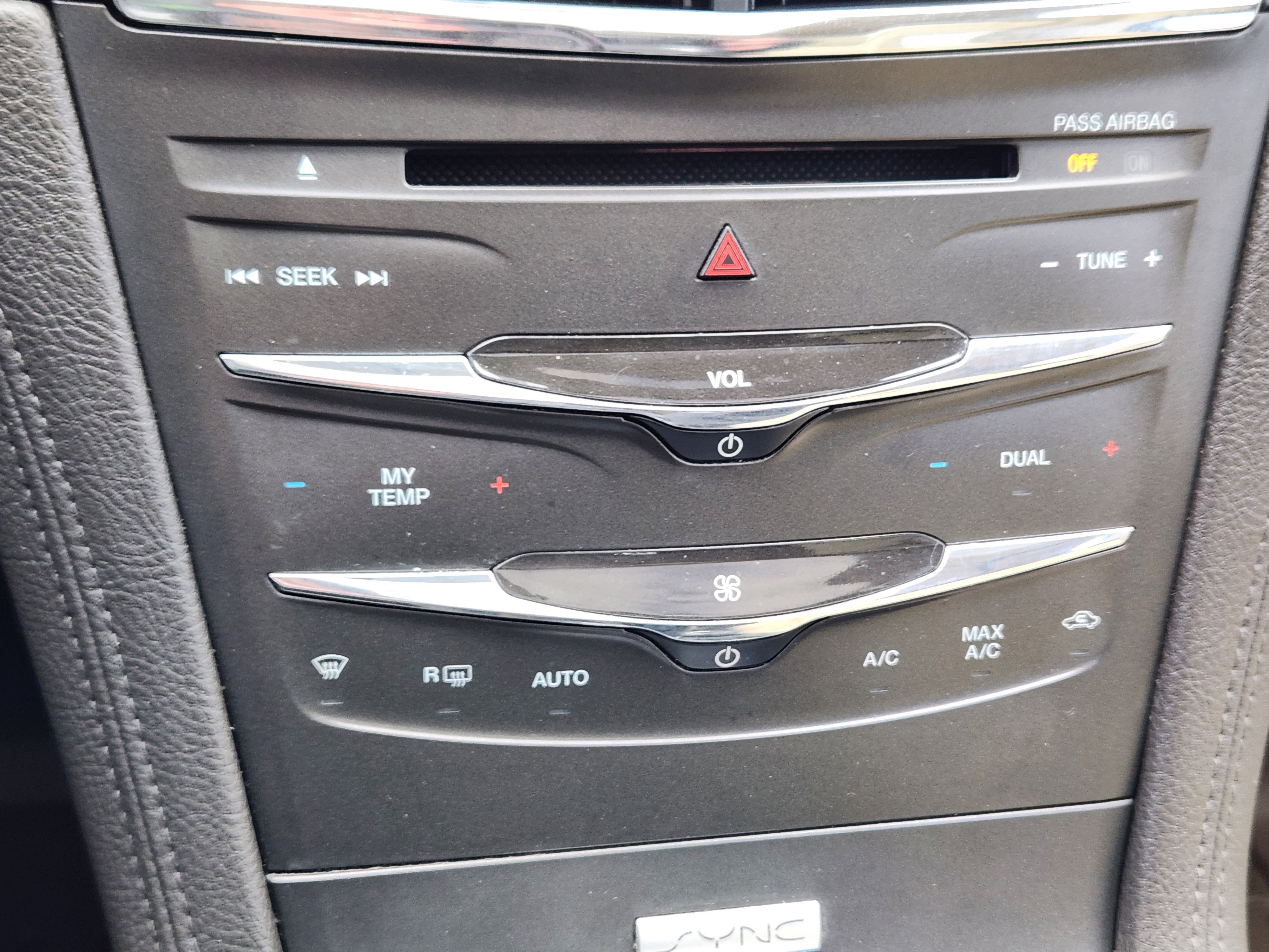 Used 2018 Lincoln MKT AWD w/ Technology Package image 18