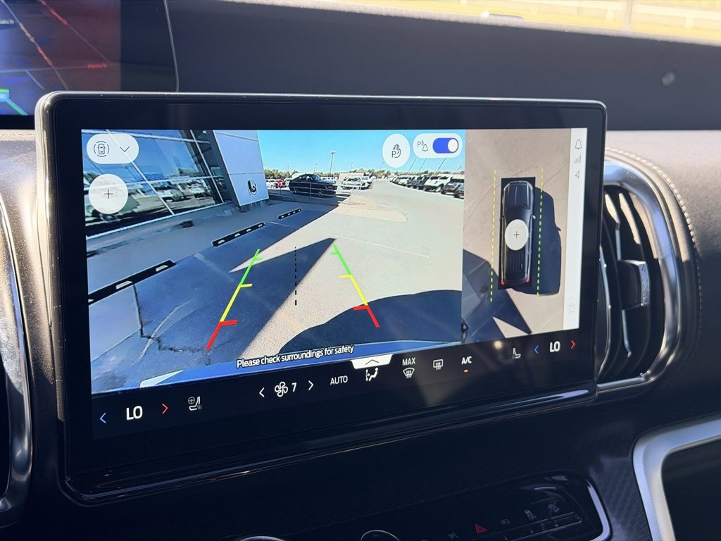 Used 2025 Ford Expedition Platinum w/ Stealth Appearance Package image 28