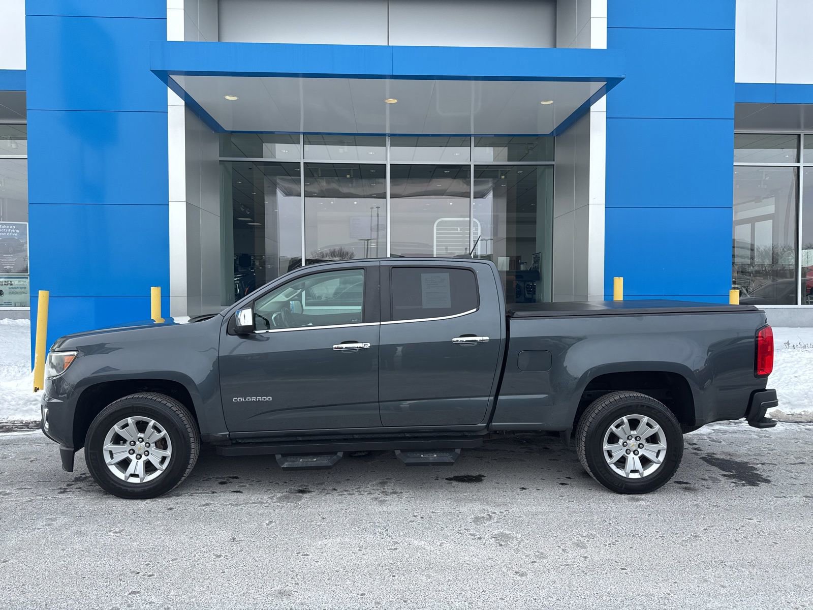 Used 2017 Chevrolet Colorado LT w/ LT Convenience Package image 8