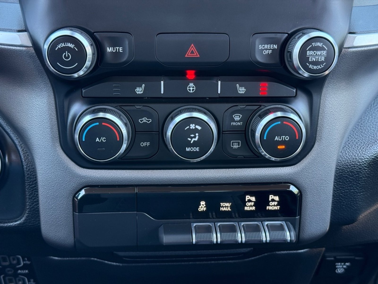 Used 2020 RAM 1500 Big Horn image 28