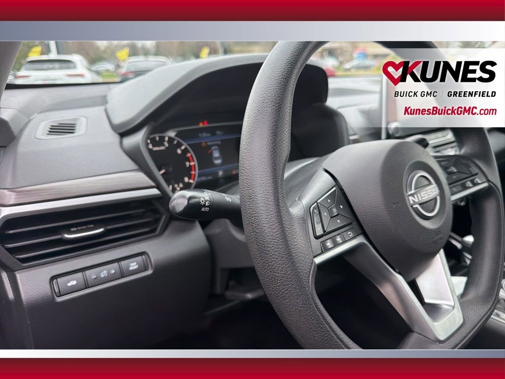 Used 2024 Nissan Altima 2.5 SV image 15