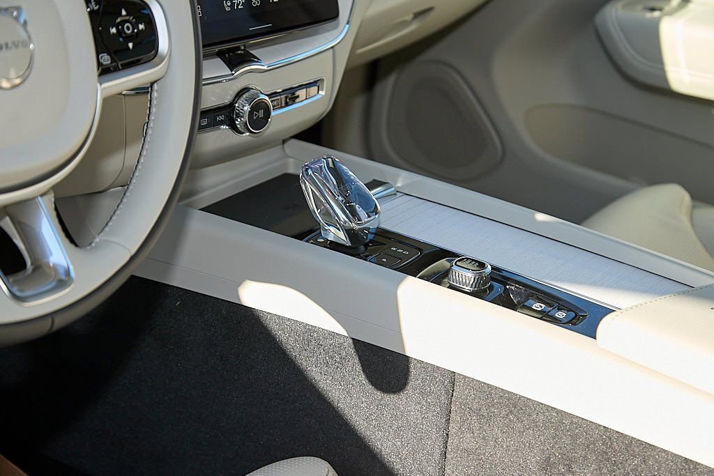 New 2026 Volvo XC60 B5 Ultra w/ Protection Package Premier image 14