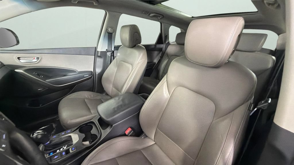 Used 2017 Hyundai Santa Fe Limited FWD image 23