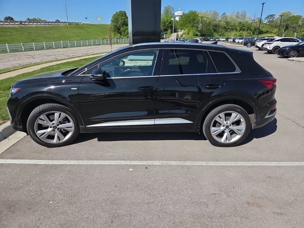 Used 2023 Audi Q4 e-tron Premium Plus AWD/4WD image 5