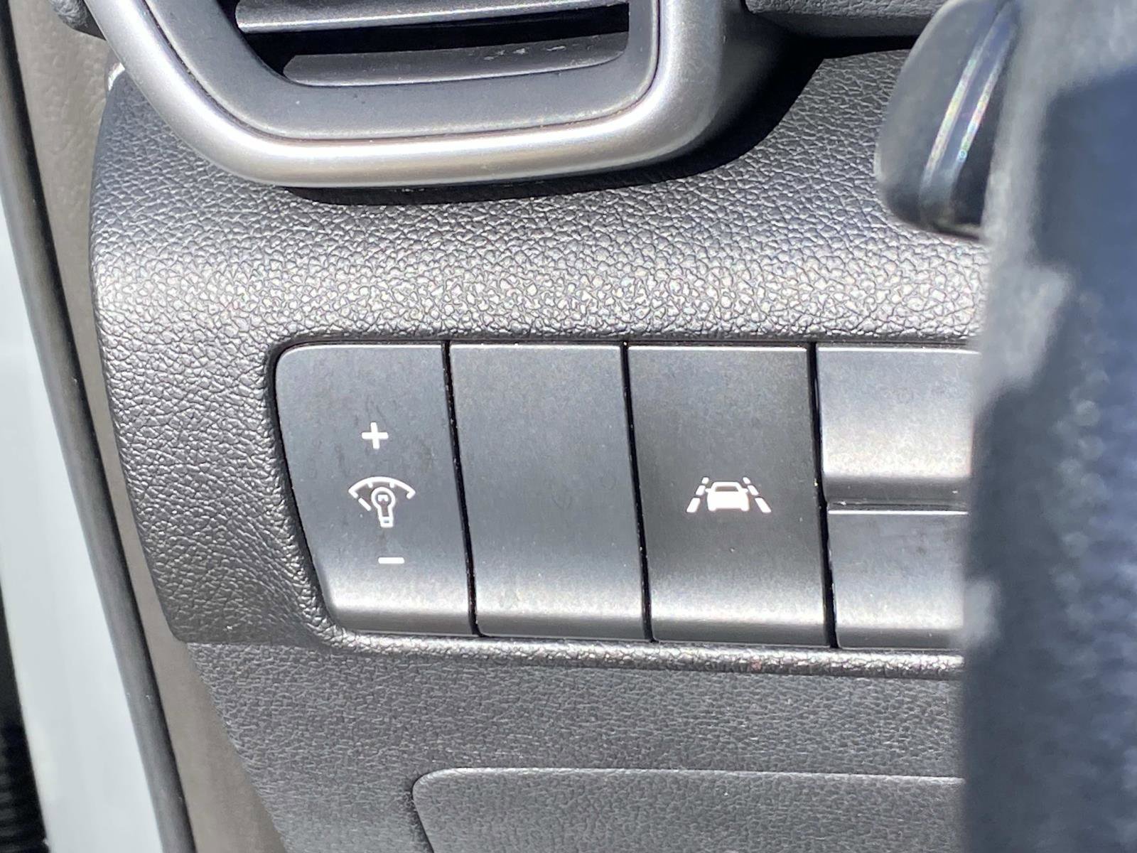 Used 2020 Kia Sportage LX image 18