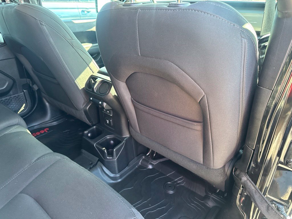Used 2019 Jeep Wrangler Unlimited Sahara w/ Uconnect 4C Nav & Sound Group AWD/4WD image 36