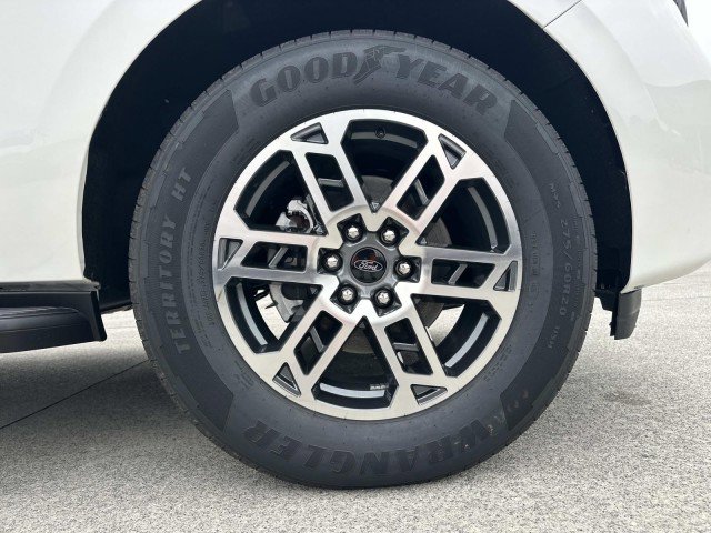 New 2026 Ford Expedition Active image 12