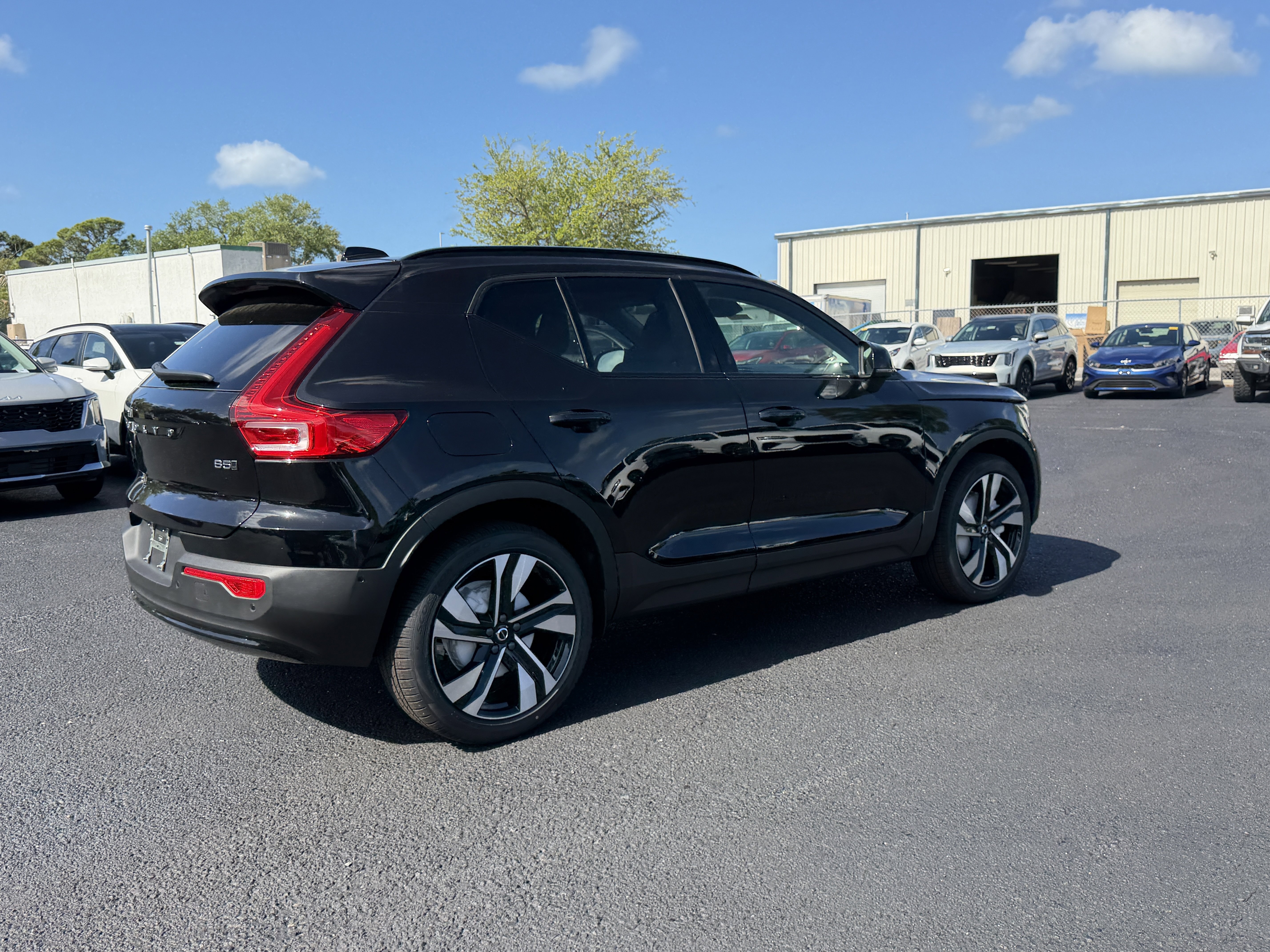 New 2026 Volvo XC40 B5 Ultra w/ Protection Package AWD/4WD image 3