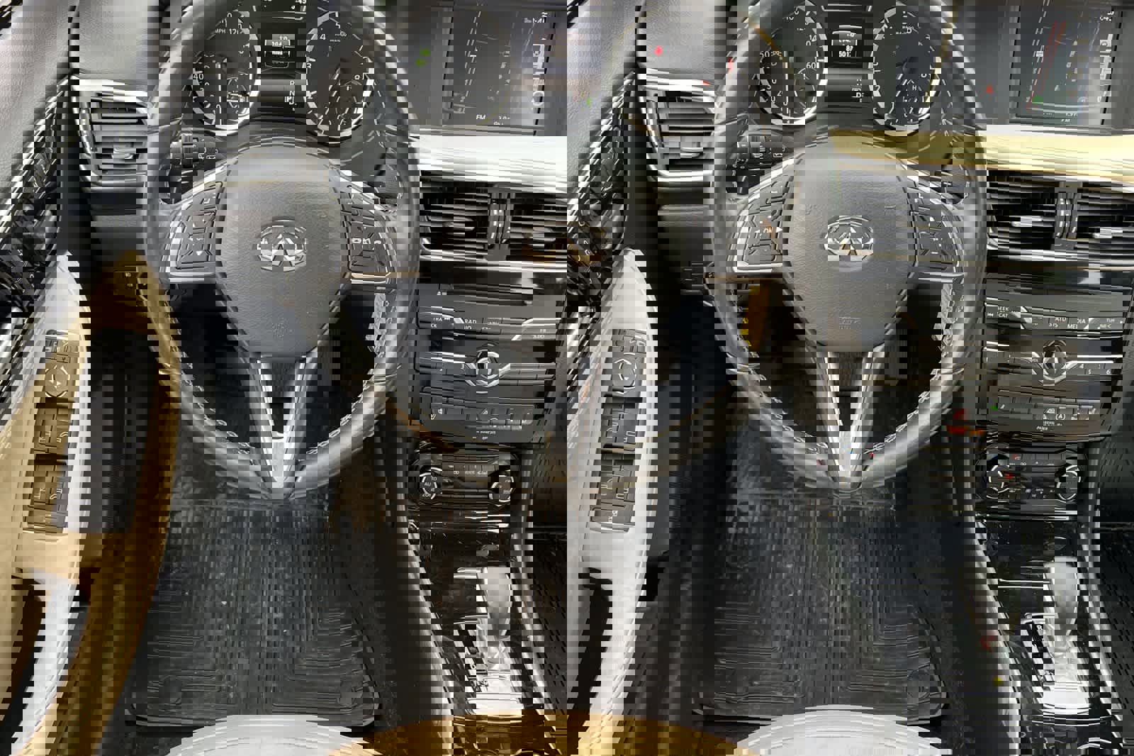 Used 2017 INFINITI QX30 Premium w/ Navigation Package image 14