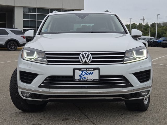 Used 2016 Volkswagen Touareg Sport AWD/4WD image 2