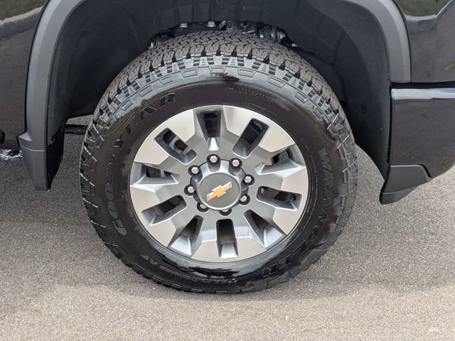 Used 2025 Chevrolet Silverado 2500 Custom AWD/4WD image 11