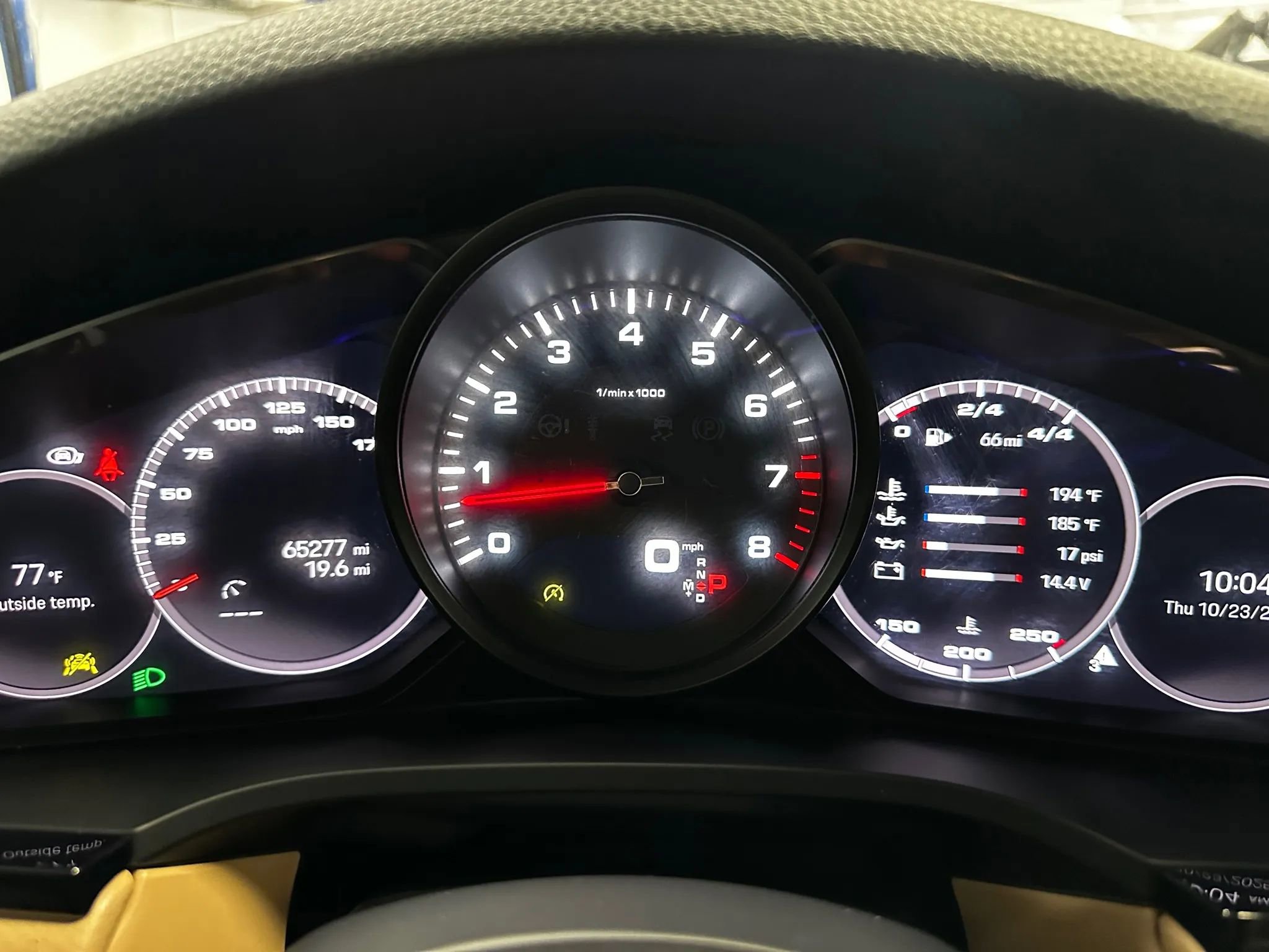 Used 2022 Porsche Cayenne Platinum Edition w/ Premium Package Plus image 31