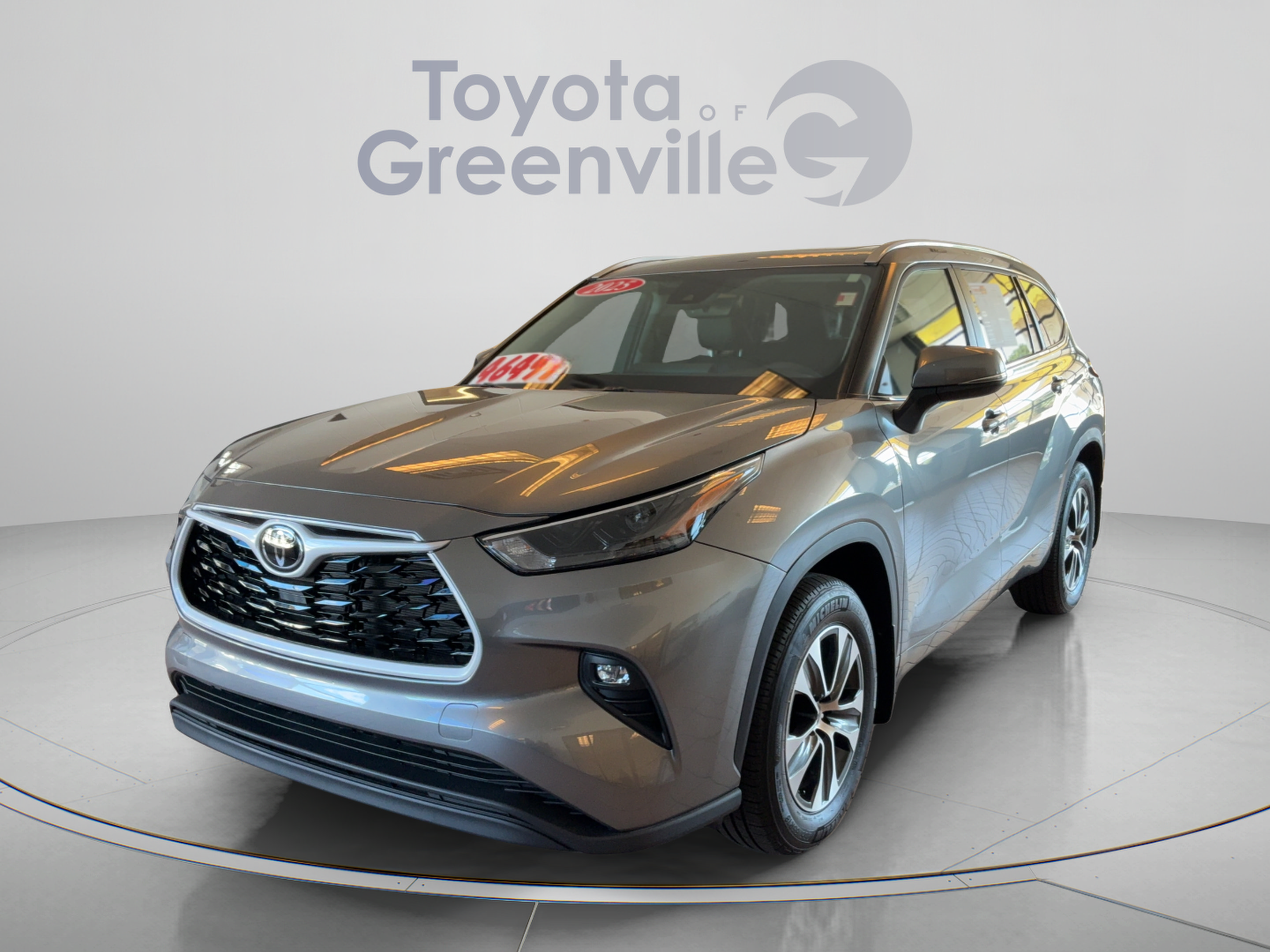 Used 2025 Toyota Highlander XLE