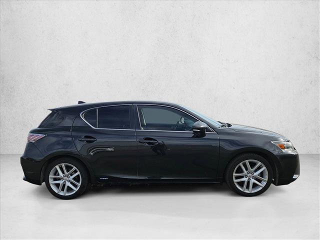 Used 2017 Lexus CT 200h w/ Seat Comfort Package image 4